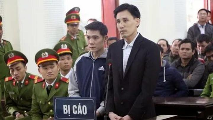 Trong một đoạn video diễn hài gần đây, Bi Béo- con trai của NSND, Cục trưởng
